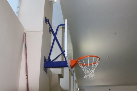 Щит баскетбольный ZSO, тренировочный СТЕКЛО 10 мм, без защиты, TB-8103М (без кольца) 800х1200 мм