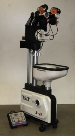 Напольный робот Y&T S-27 с двумя головами