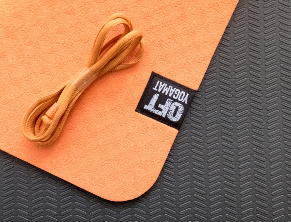 Мат для йоги 6 мм двухслойный оранжевый-черный FT-YGM6-2LT-ORANGE-BK