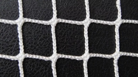 Сетка заградительная безузловая, ячейка 40*40мм, диаметр 6мм.