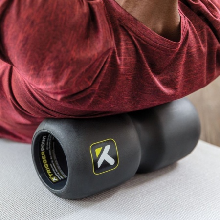 Массажный цилиндр Trigger Point CHANNEL Roller, черный