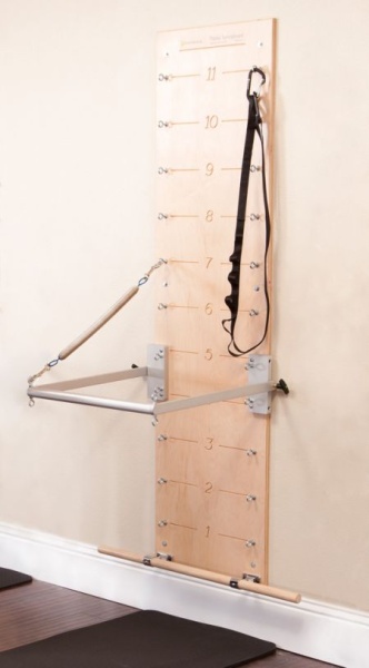 Настенный модуль BALANCED BODY Springboard с перекладиной среднее сопротивление