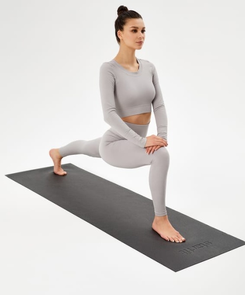 Коврик для йоги и фитнеса Starfit FM-101, PVC, 183x61x0,3 см, черный
