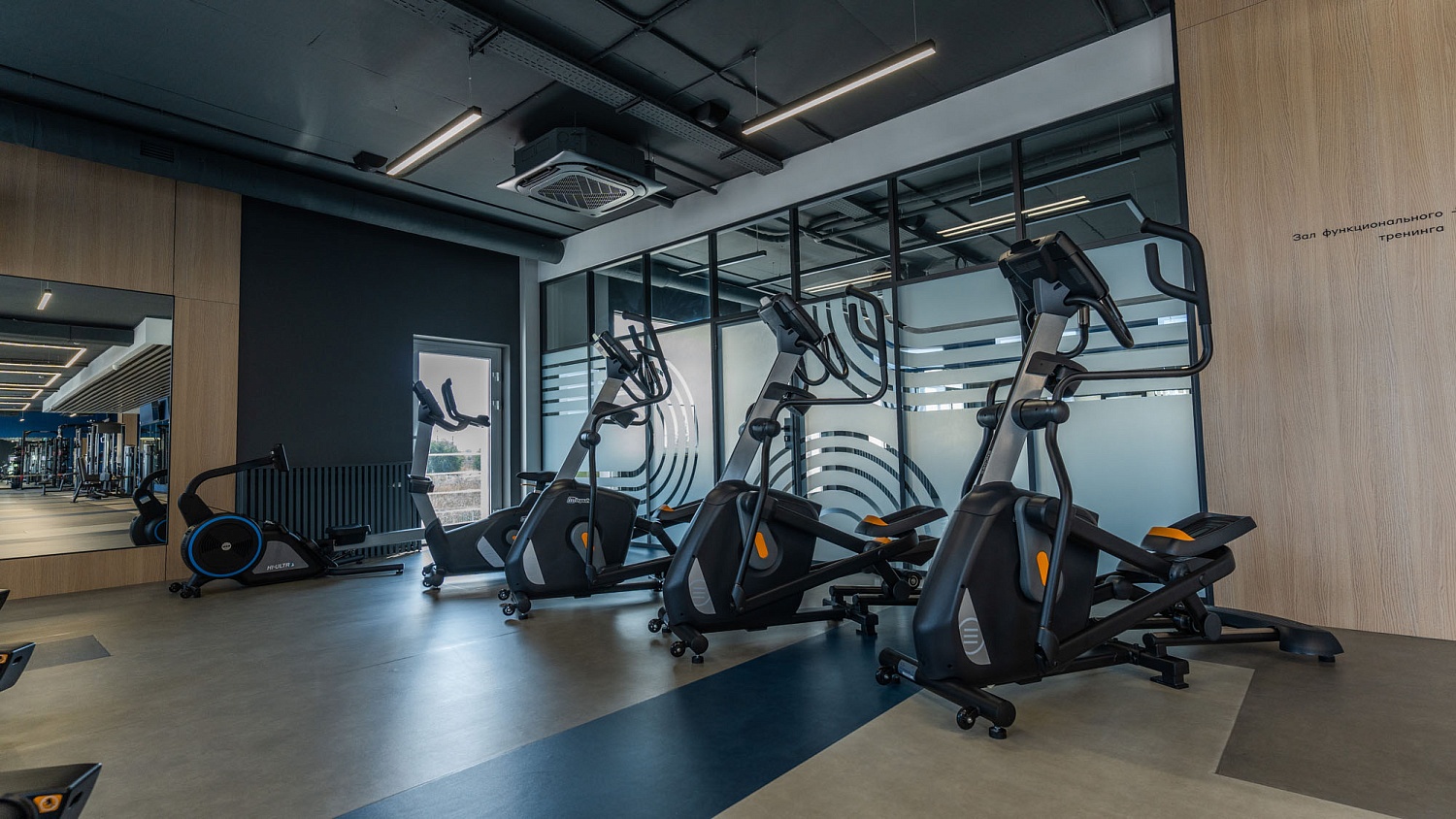 Фитнес клуб в спортивном комплексе «Кортфилд» г. Батайск (385 м²)