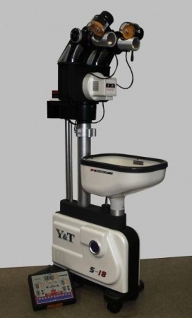 Напольный робот Y&T S-18 с двумя головами