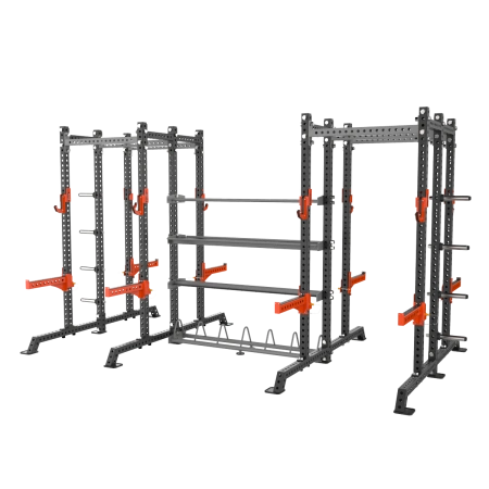 Четыре силовые полурамы MS01 с опцией-стойкой для хранения дисков MS00 соединенные между собой модулями для хранения
